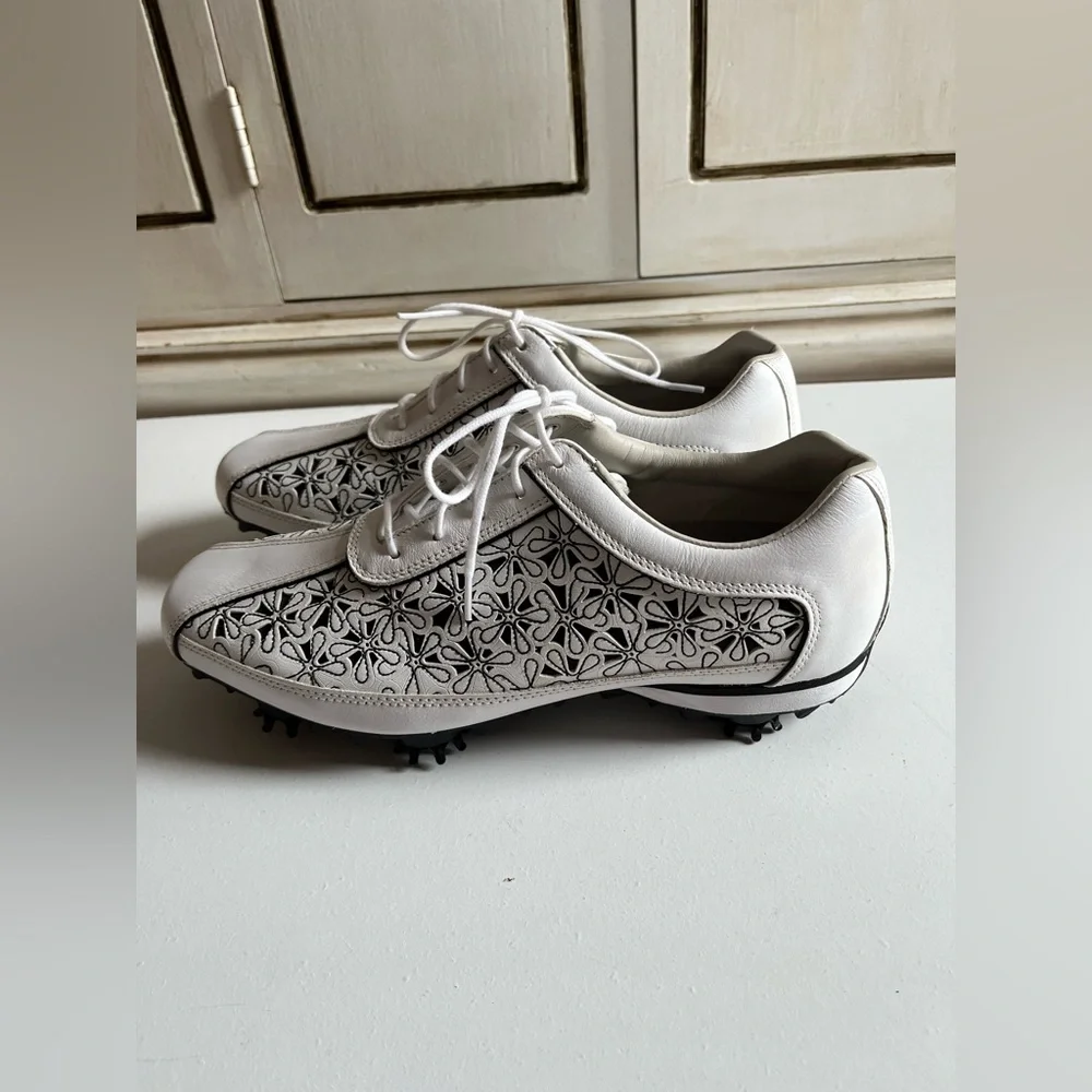 Women’s FootJoy LoPro Golf Shoes White Black Leather Daisy Floral 97060 8.5
